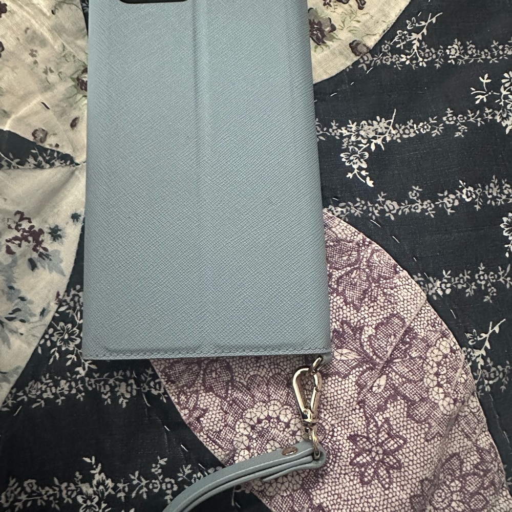 Kate Spade Light Blue Scalloped Wristlet - Picture 4 of 4